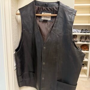Creek Men's Sleek Black Leather Vest